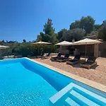 Big Blue Villa *